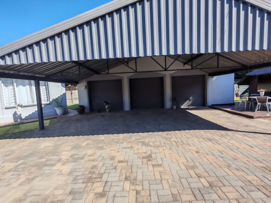 3 Bedroom Property for Sale in Vaalpark Free State